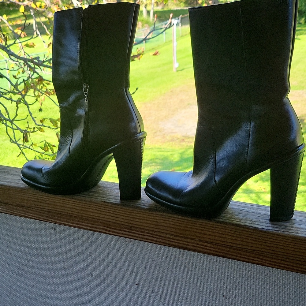 Tommy Hilfiger size 9 ankle boots